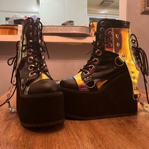 Demonia platform boots